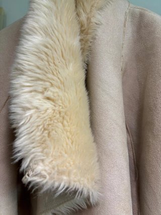 Abrigo Bershka beige/blanco