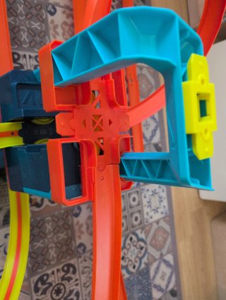 Hot Wheels Track Builder con Loop
