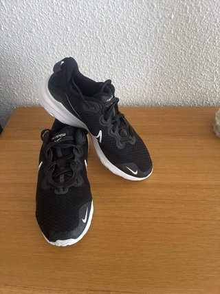 Zapatillas Nike Renew Talla 38.5