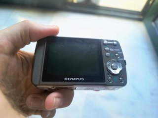 CÁMARA DIGITAL COMPACTA "Olympus MJU 600"