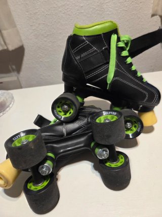Patines Clyton Negros y Verdes