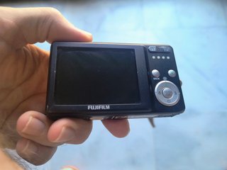 CÁMARA DIGITAL COMPACTA "FujiFilm Finepix J10"