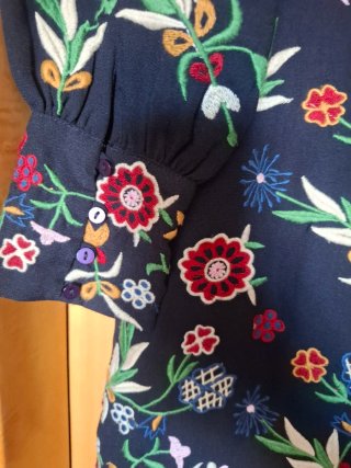 Vestido bordado talla S