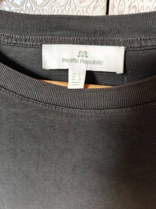 Camiseta manga larga gris texto relieve Pull&Bear