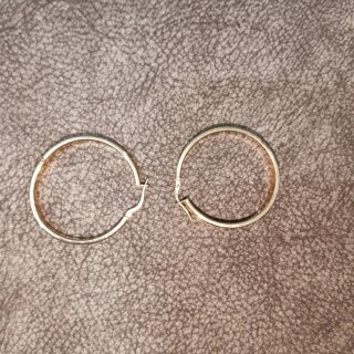 Pendientes de oro con diseño griego