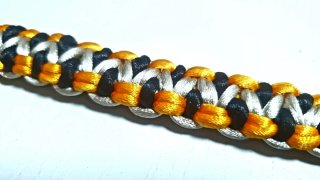 Pulsera trenzada tricolor