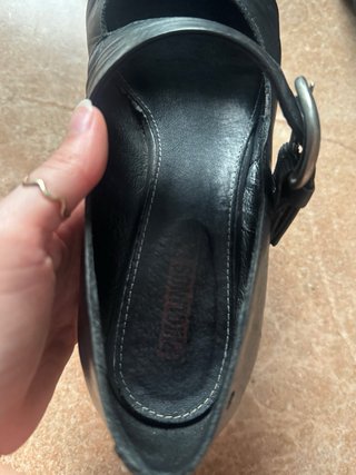 Pikolinos tacón bajo negro hebilla de piel