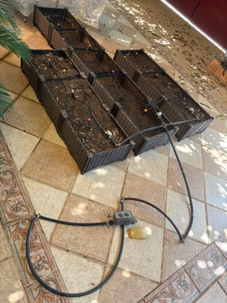 Jardinera grande con riego por goteo