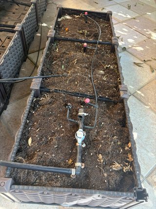 Jardinera grande con riego por goteo