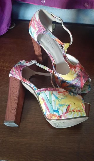 Sandalias plataforma tacón floral T40