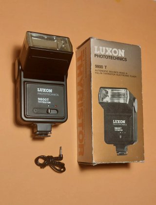 Flash Luxon Phototechnics 9800 T