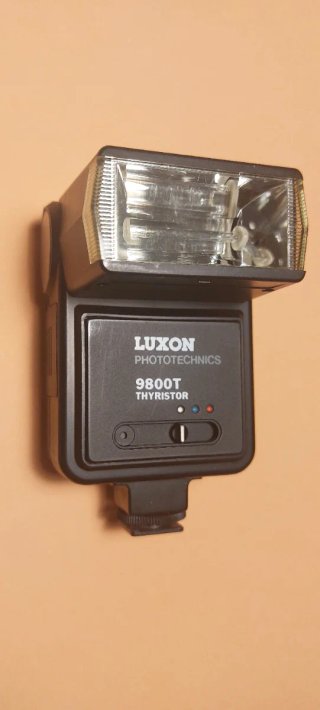 Flash Luxon Phototechnics 9800 T