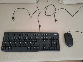 Monitor LG Flatron W2261V + HDMI + Teclado y Ratón