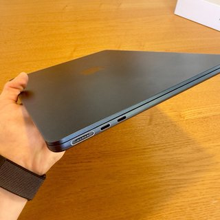 MacBook Air M2 · 256GB · Impoluto