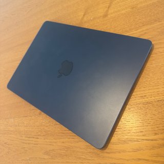 MacBook Air M2 · 256GB · Impoluto