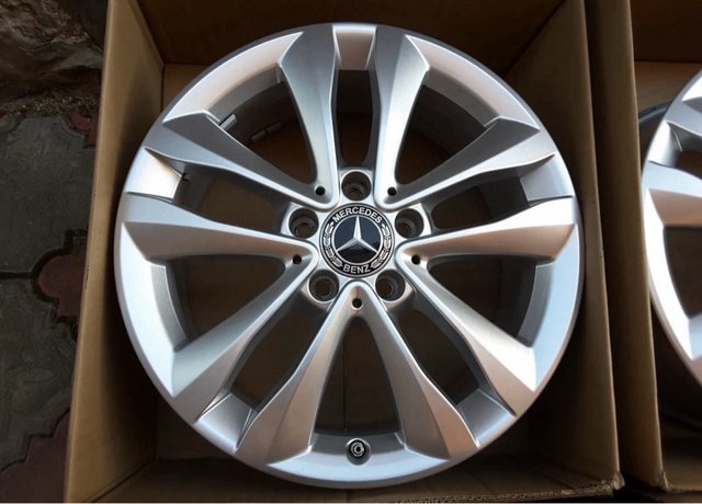 Llantas ORIG. Mercedes Vito Viano W639 W447 en 17”