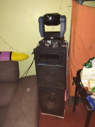 Altavoces y Focos Discoteca