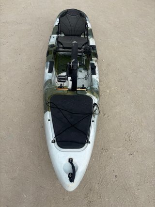 Kayak de pedales camuflaje