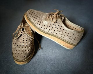 Zapatos Oxford Dorados Perforados