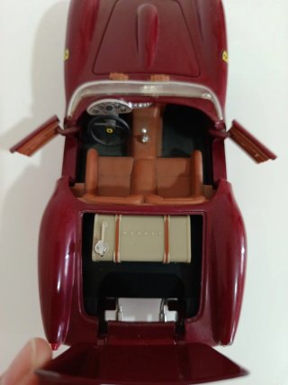 Maqueta Ferrari 250 Testa Rossa 1:18
