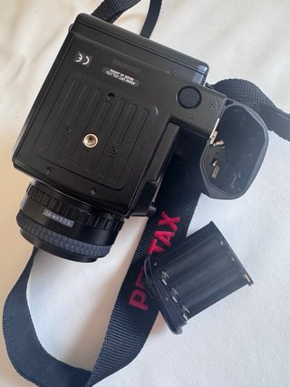 Pentax 645N con objetivo 75mm 1:2.8