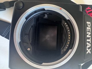 Pentax 645N con objetivo 75mm 1:2.8