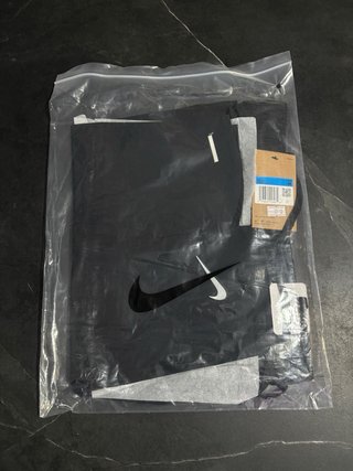 Pantalón Nike corto Negro Nuevo con Etiqueta