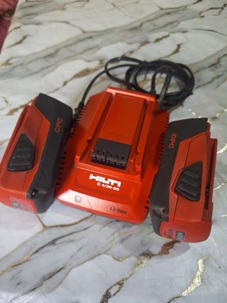 2 Baterías Hilti B22 3.0 + Cargador C 4/36-90