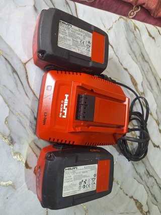 2 Baterías Hilti B22 3.0 + Cargador C 4/36-90
