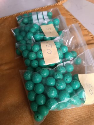 Abalorios  de colores  bolsas 50 unidades