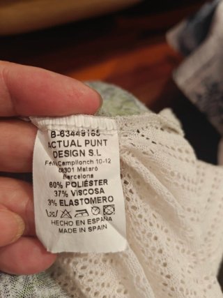 Top de tirantes con libélulas