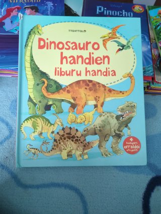 Dinosauro handien liburu handia