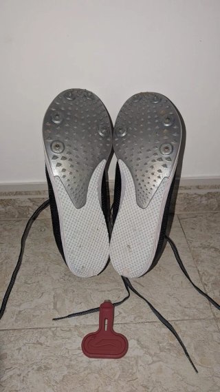 Nike Bambas Atletismo Negras y Blancas