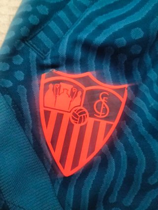 Equipación Sevilla FC niño entrenamiento 6 años