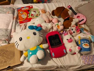 Lote Juguetes: Hello Kitty, Coche, Muñecos