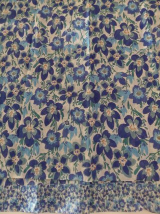 Fular 100% algodón con estampado floral azul