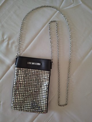 Bandolera Love Moschino negra con detalle plateado