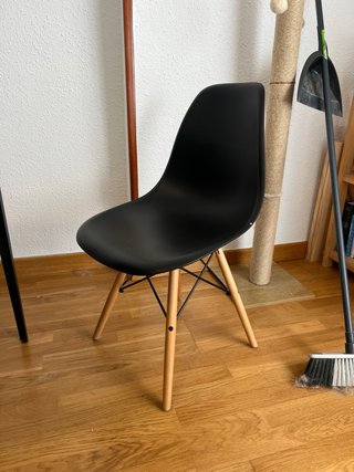 Mesa comedor negra y 3 sillas