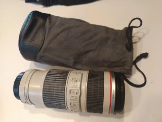 Objetivo Canon EF 70-200mm con funda y parasol