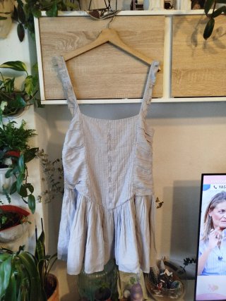 Vestido bordados volumen Zara