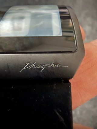 Phosphor Digital Hour reloj de diseño mininalista