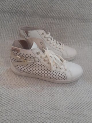 Botines de piel negros y marrones