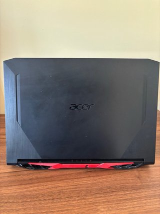 Portátil Acer Nitro 5, Nero e Rosso, con caricabatterie