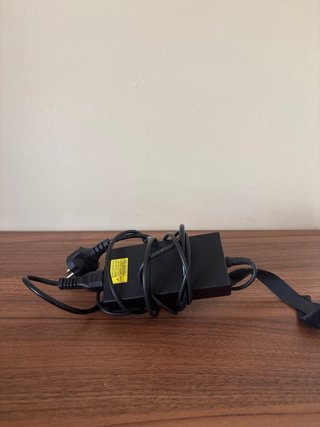 Portátil Acer Nitro 5, Nero e Rosso, con caricabatterie