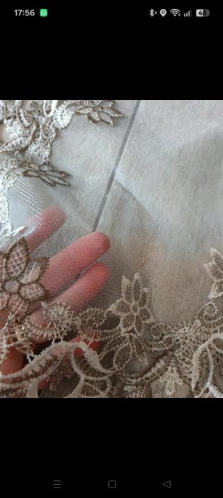 Centrino decorativo beige e argento