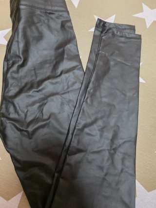 Leggings efecto piel Bershka Talla XS