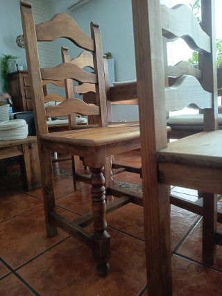 Sillas de madera maciza (6 unidades) muy cuidadas