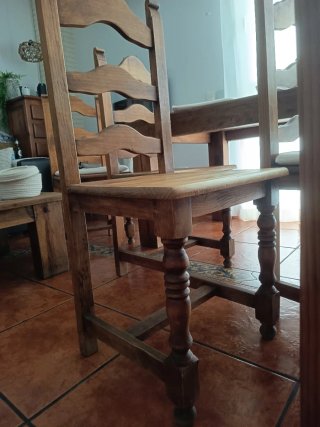 Sillas de madera maciza (6 unidades) muy cuidadas