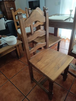 Sillas de madera maciza (6 unidades) muy cuidadas