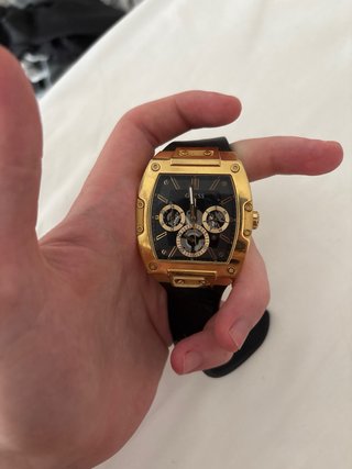 Reloj Guess Hombre Negro y Dorado